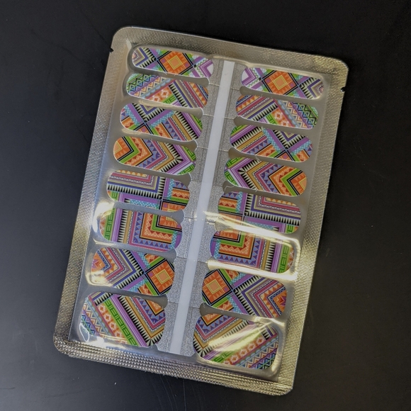 5 for $15 Nail Wraps - Fall Labyrinth - Picture 2 of 3